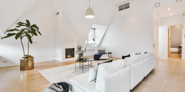 Comprar / Vender Casas Unifamiliares y Chalets en Lleida · con Tarima Flotante