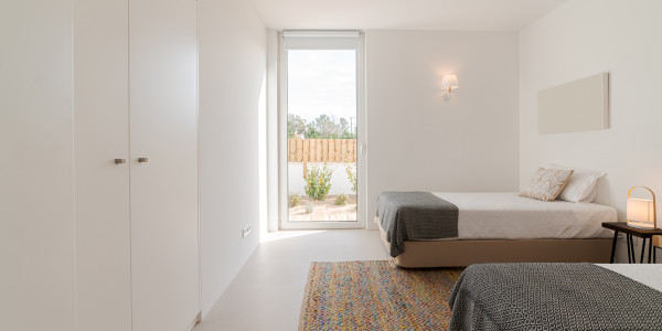 Comprar / Vender Casas Unifamiliares y Chalets en Lleida · con Mobiliario y Carpintería a Medida