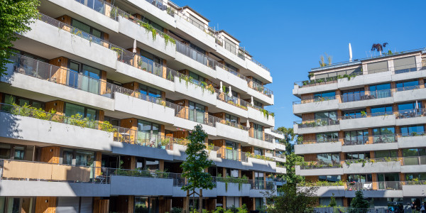 Compraventa de Inmuebles en Lleida · Pisos con Zona Comunitaria