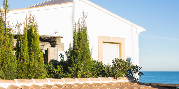 Inversores, Intermediarios, Agentes y Brokers Inmobiliarios en Lleida · Casas de Playa