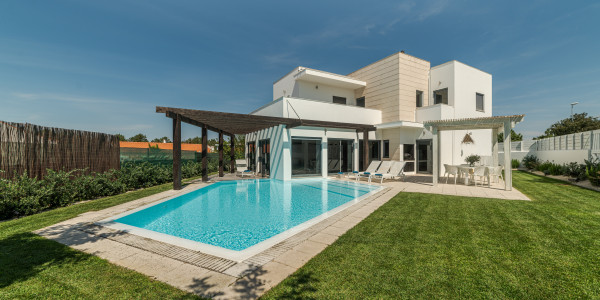 Inversores, Intermediarios, Agentes y Brokers Inmobiliarios en Lleida · Villas